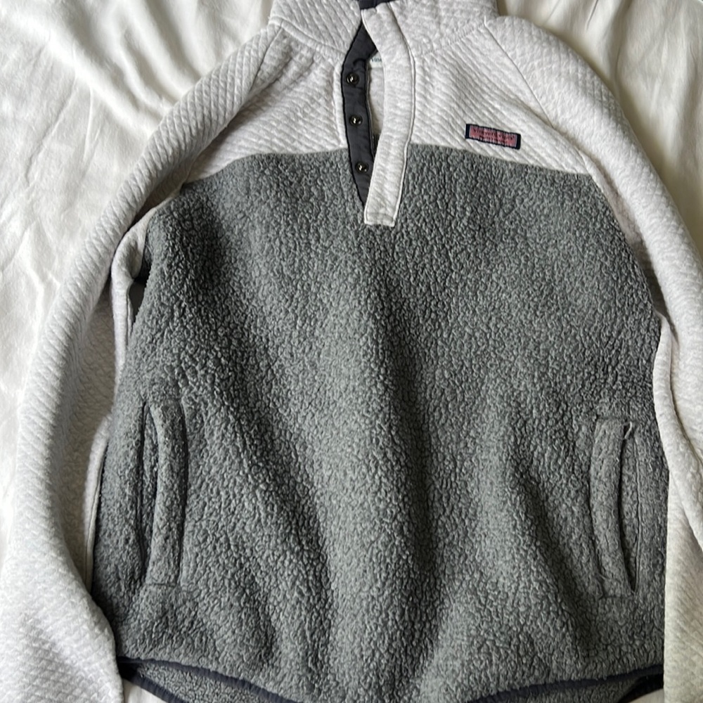 Brand new White vineyard vines quarter button
